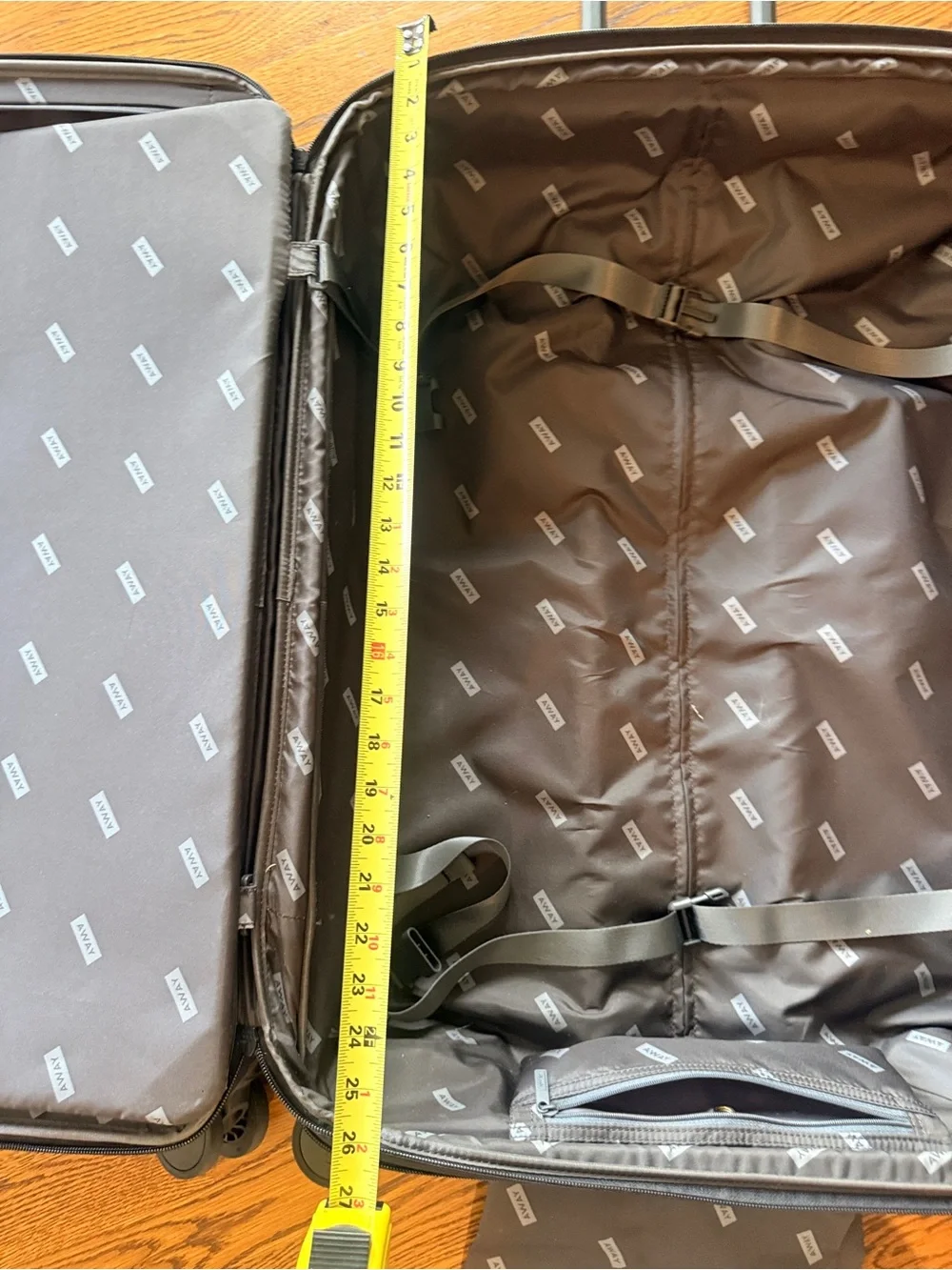 Away expandable large suitcase softside Navy Fabric 21”x26” travel vacation